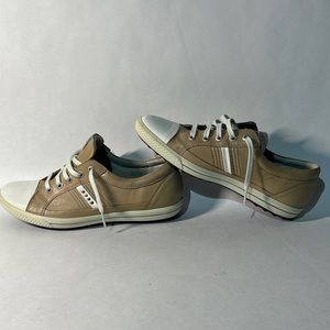 Ecco Brown Leather Lace Up Women’s Size 37/ 6.5 US Spikeless Golf Shoes.